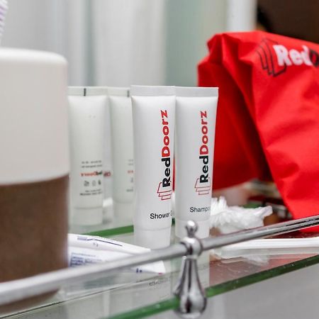 Reddoorz Plus Near Mall Bali Galeria 2 Denpasar Exteriör bild