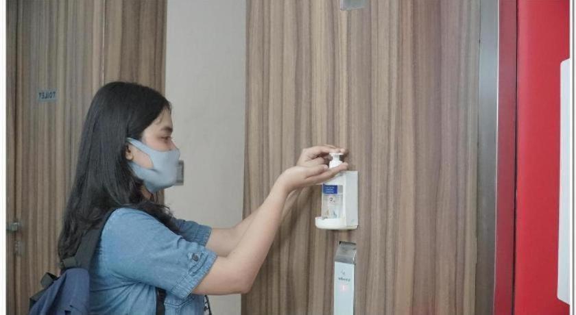 Reddoorz Plus Near Mall Bali Galeria 2 Denpasar Exteriör bild