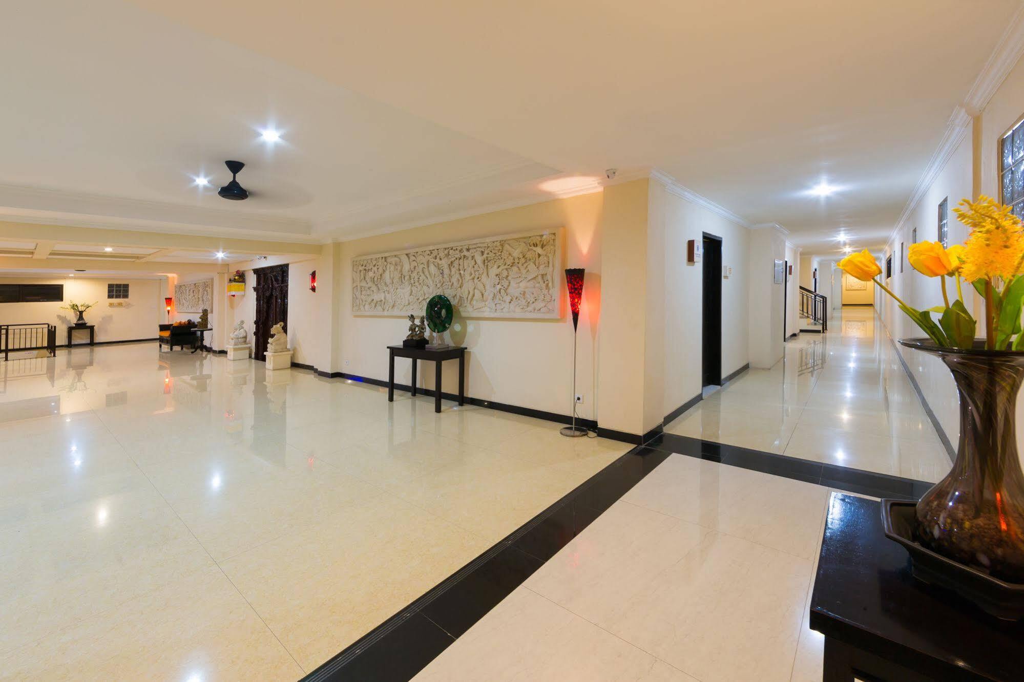 Reddoorz Plus Near Mall Bali Galeria 2 Denpasar Exteriör bild