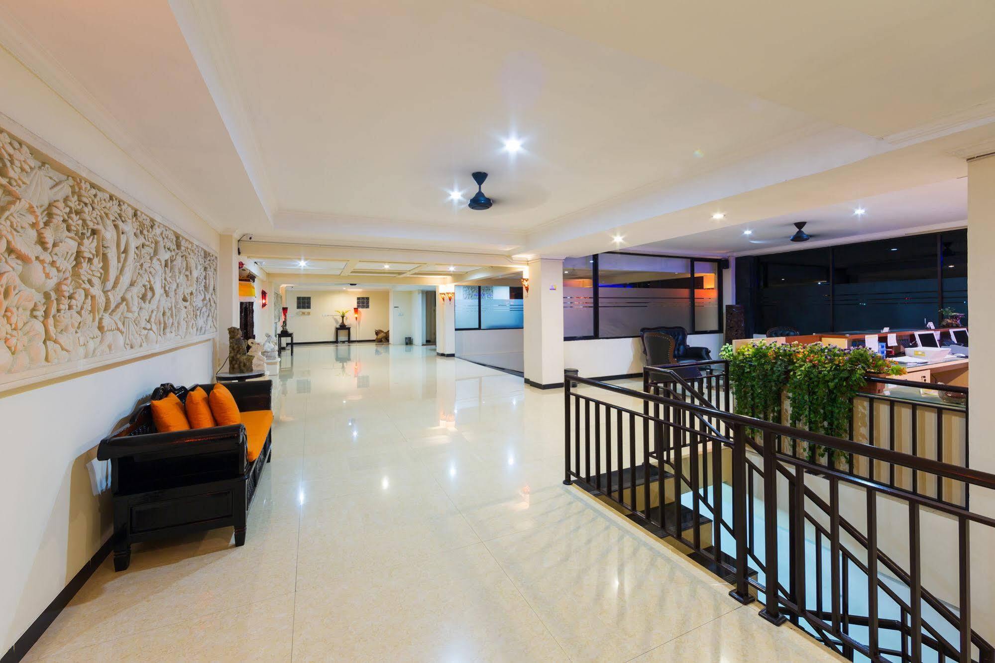Reddoorz Plus Near Mall Bali Galeria 2 Denpasar Exteriör bild
