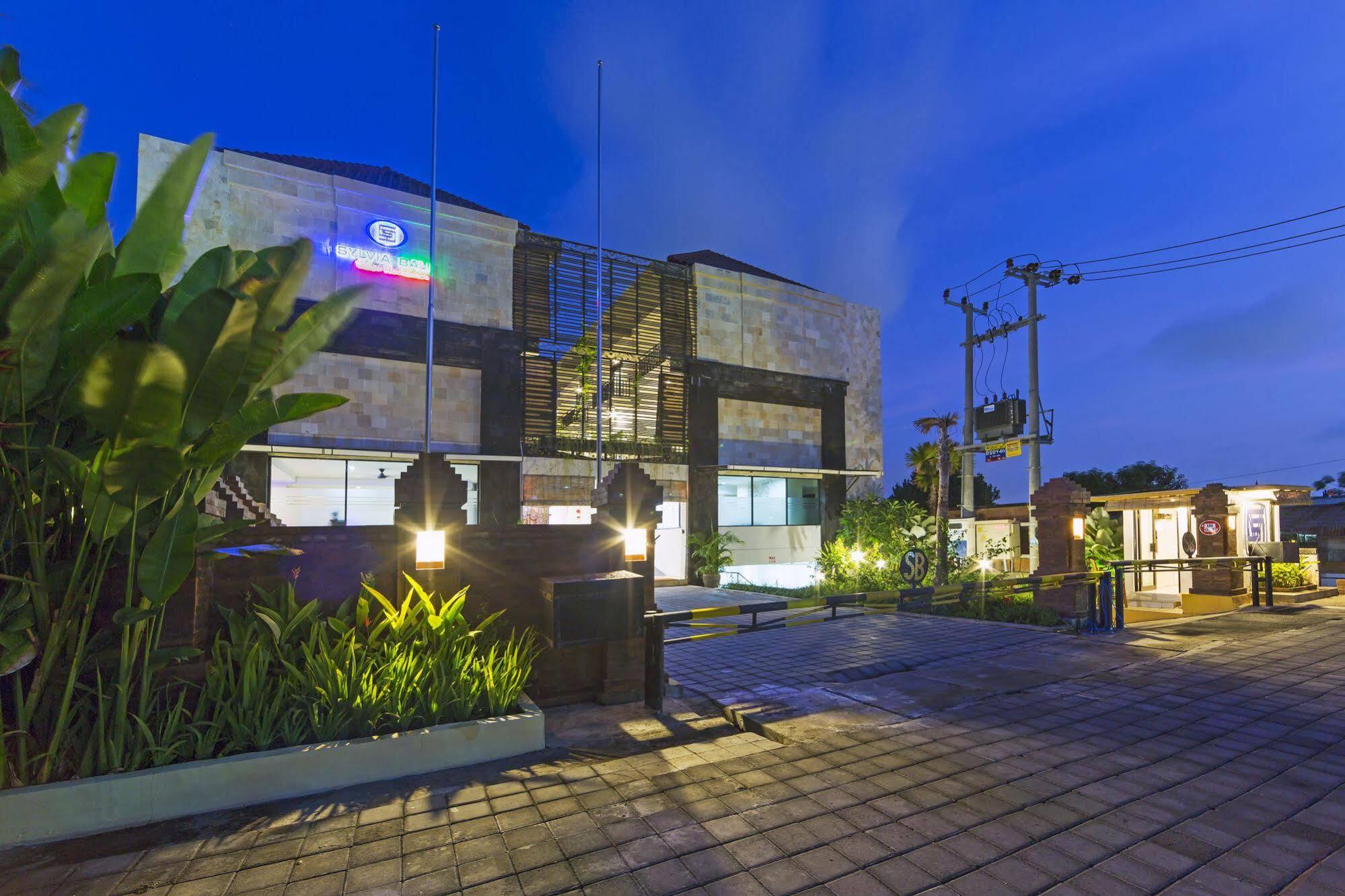 Reddoorz Plus Near Mall Bali Galeria 2 Denpasar Exteriör bild